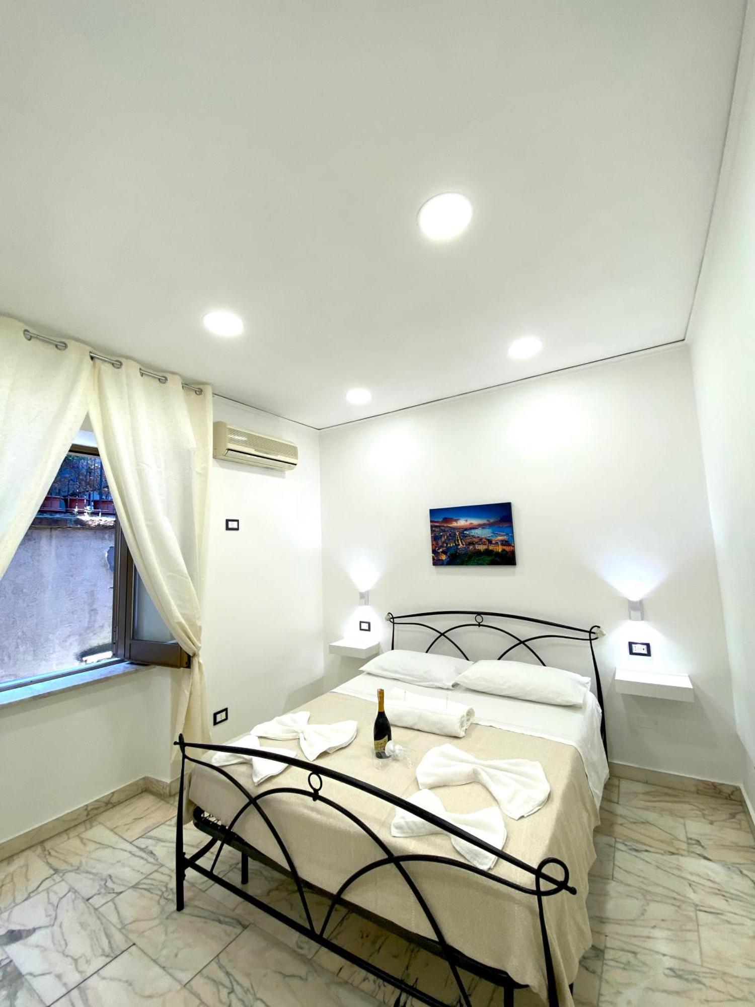נאפולי Castellano Apartment מראה חיצוני תמונה